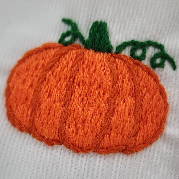NWT Camellia City Unisex Pumpkin Embroidered Baby Outfit, Sz 3T - Picture 4 of 15
